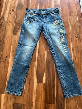 Kut from the Kloth Blue Skinny Jeans with Floral Embroidery